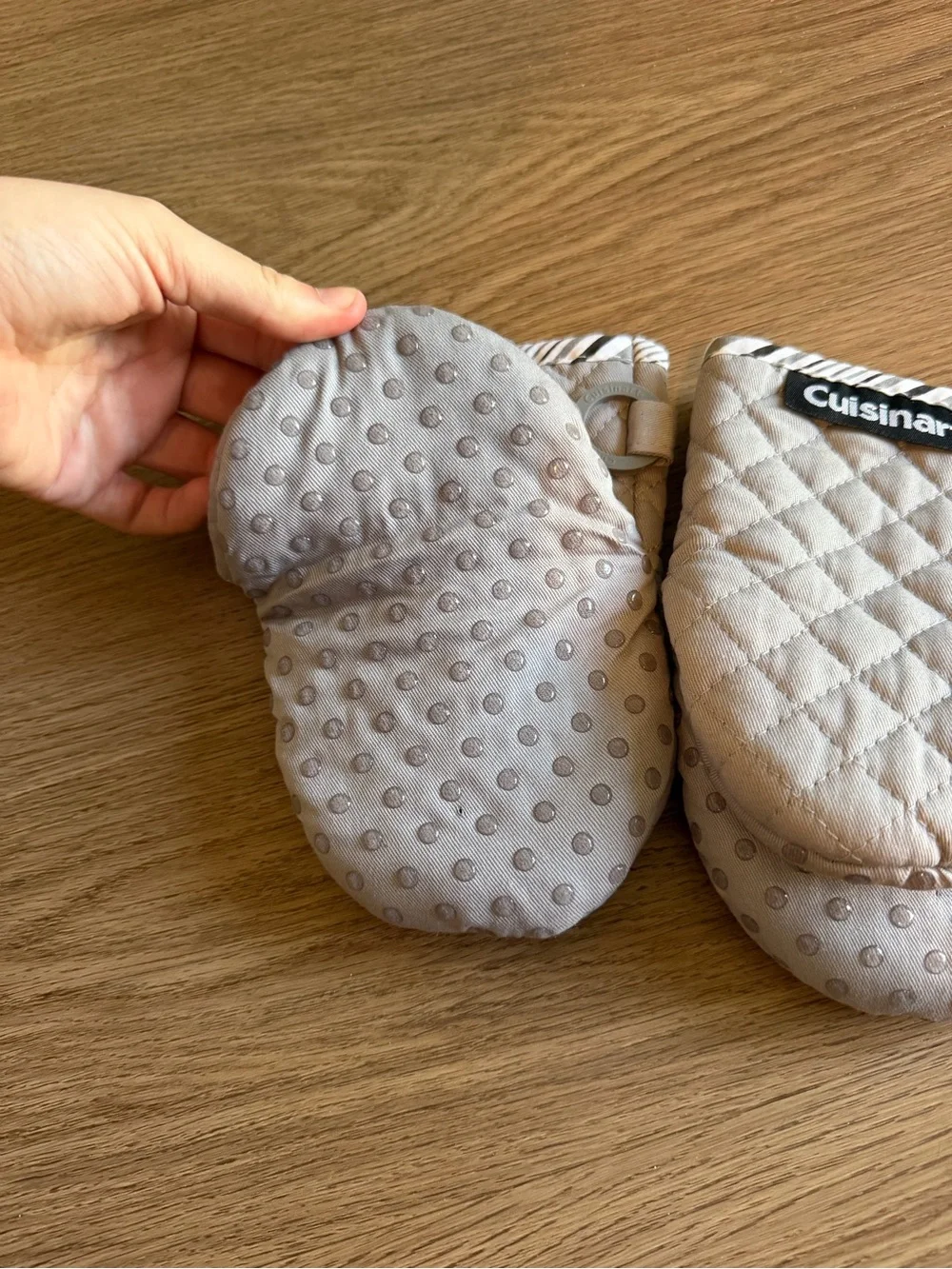 Cuisinart Quilted Mini Oven Mitts Pot Holders Gray Set of 2 Silicone Grip